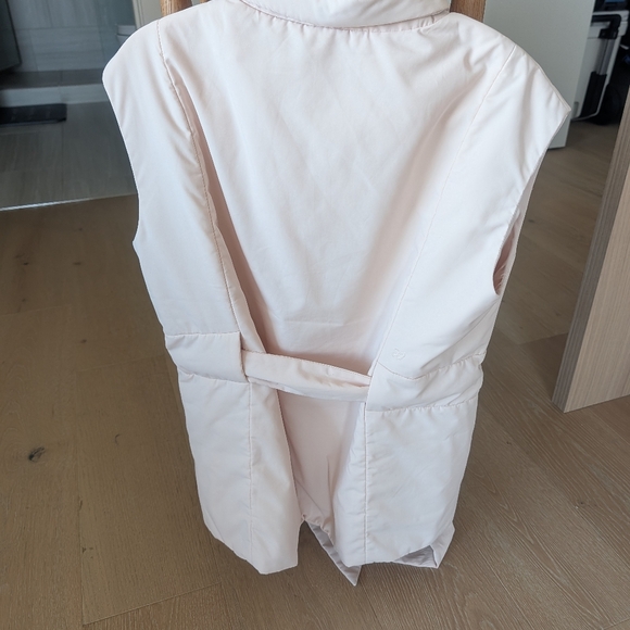 ADAY City Summits Vest - Cream - Size Medium - Picture 5 of 9